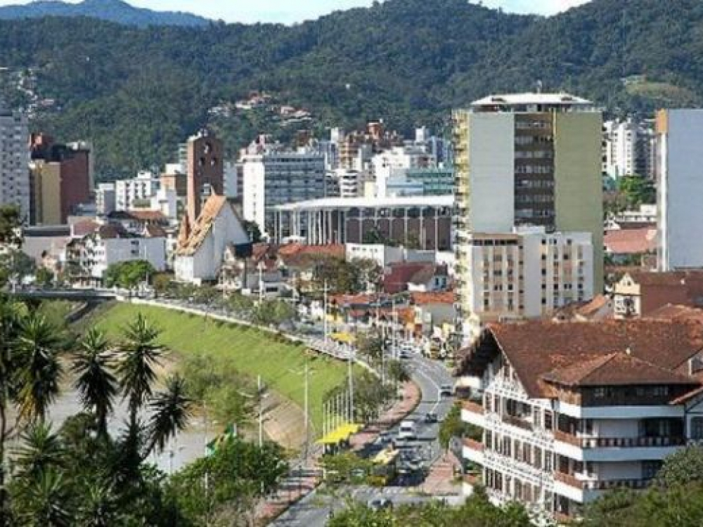 Blumenau terá sol entre nuvens e possibilidade de temporal nesta terça-feira