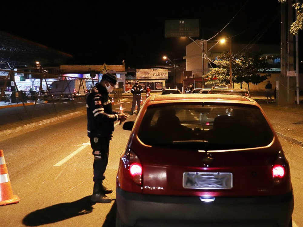 Prefeitura retoma fiscalização no trânsito de Blumenau por meio de cinturões noturnos