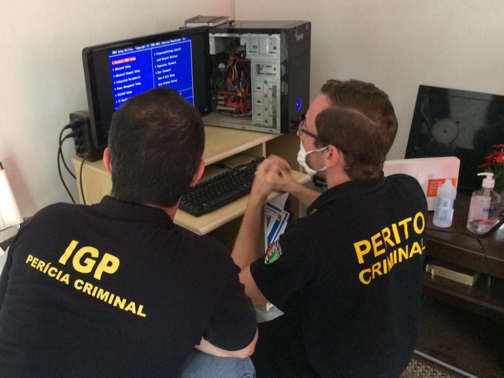 Ação da Polícia Civil e IGP leva a prisão de homem que armazenava e compartilhava material de pedofilia em Blumenau 