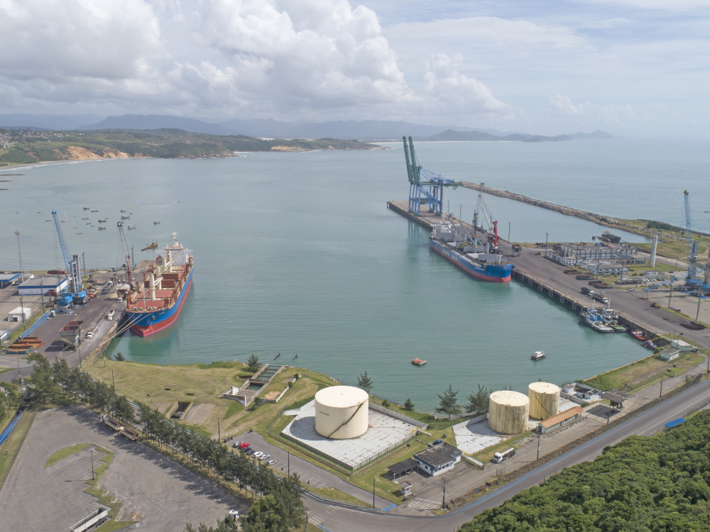 Movimentação de cargas no Porto de Imbituba cresce 13,8% no primeiro trimestre