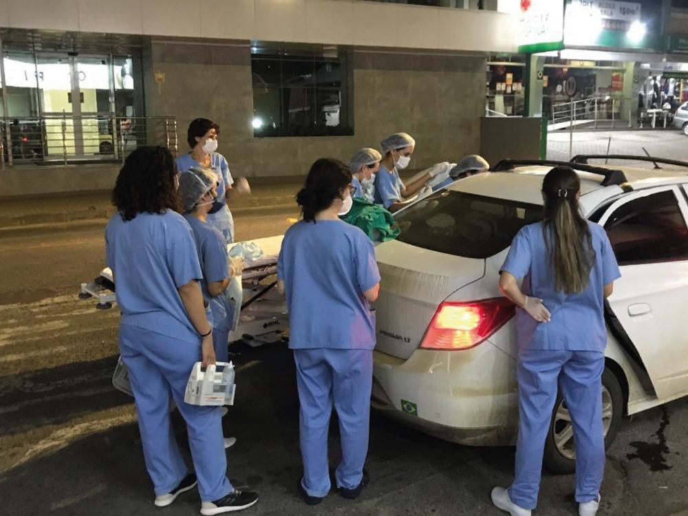 Bebê “apressado” nasce no carro, em frente ao Pronto Socorro do Hospital Santo Antônio