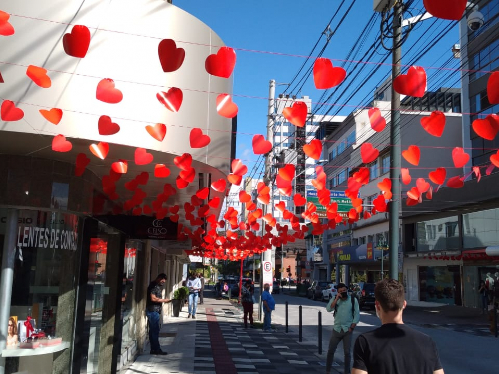 Dia dos Namorados aquece o comércio de Blumenau