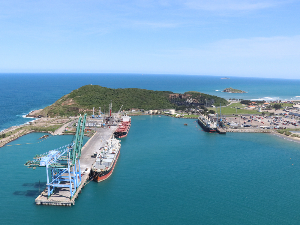Porto de Imbituba tem recorde histórico de movimentação de cargas no semestre