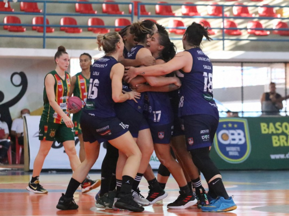 Blumenau está na final da Liga de Basquete Feminino pela primeira vez na história