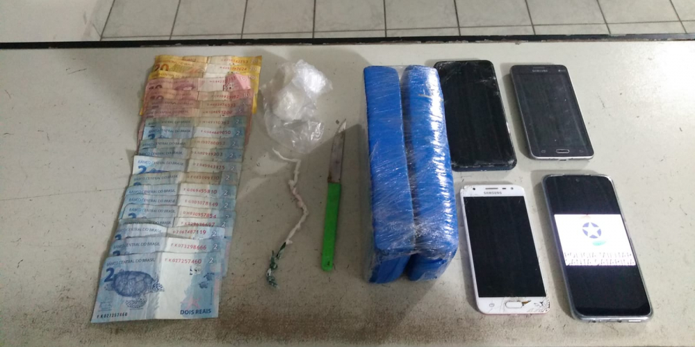 PM aborda veículo e encontra crack, cocaína e maconha no Centro de Blumenau 