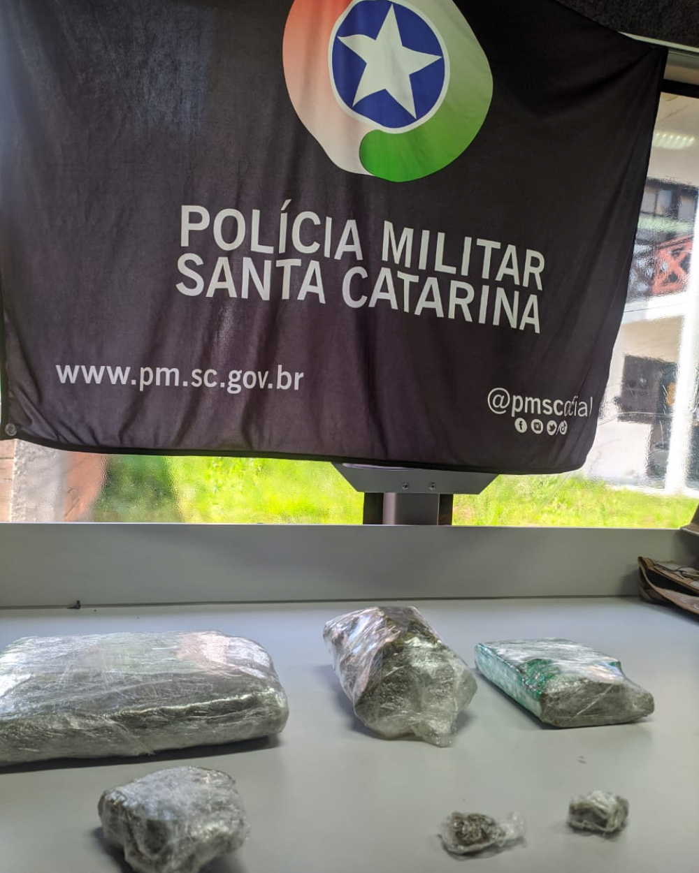 Homem é detido com mais de 1kg de maconha em Blumenau