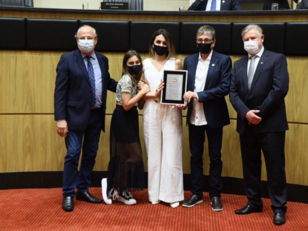 Blumenauense Father Estratégias Internacionais recebe homenagem da Alesc 