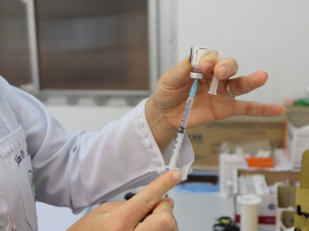 Blumenau segue com agendamento disponível para dose de reforço e vacina pediátrica contra Covid-19
