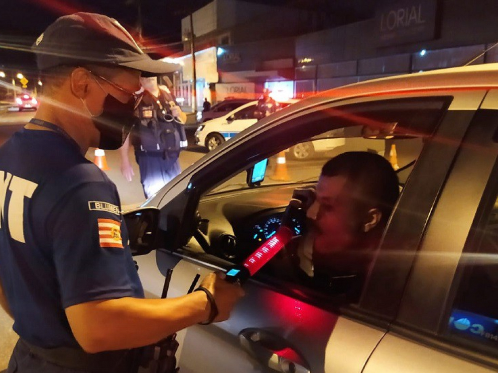 Guarda de trânsito abordou 179 condutores em cinturão noturno nesta quinta-feira