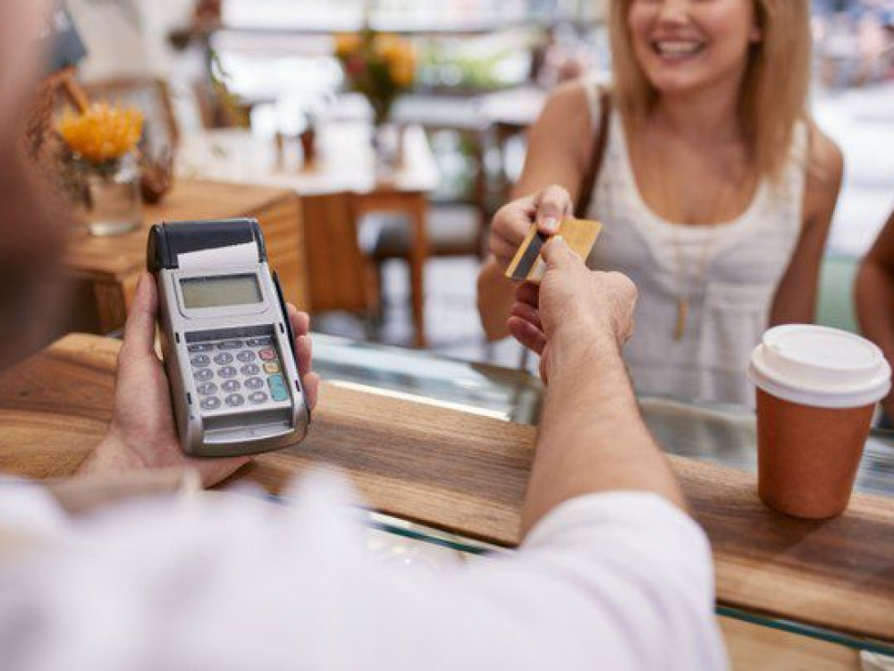 Empresas que operam com cartão de crédito como forma de pagamento devem entregar DIRF