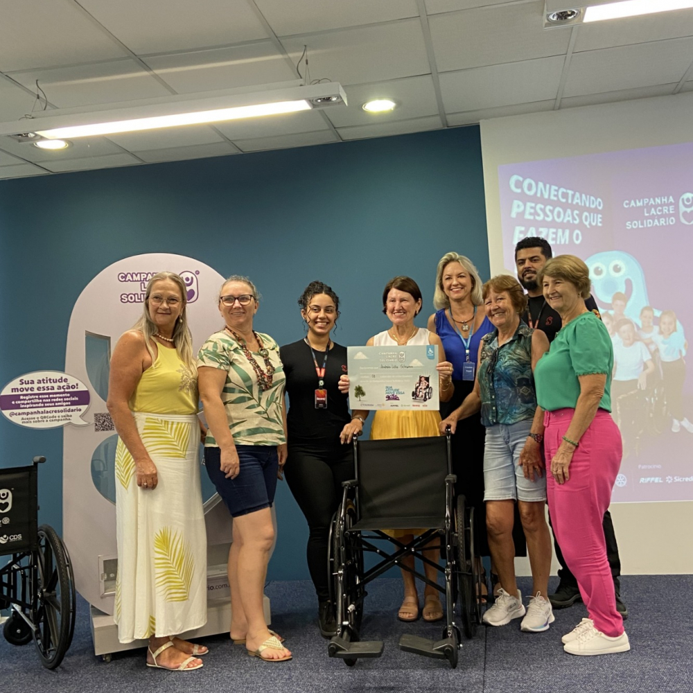 Campanha Lacre Solidário 2022 faz doação de 24 cadeiras de rodas