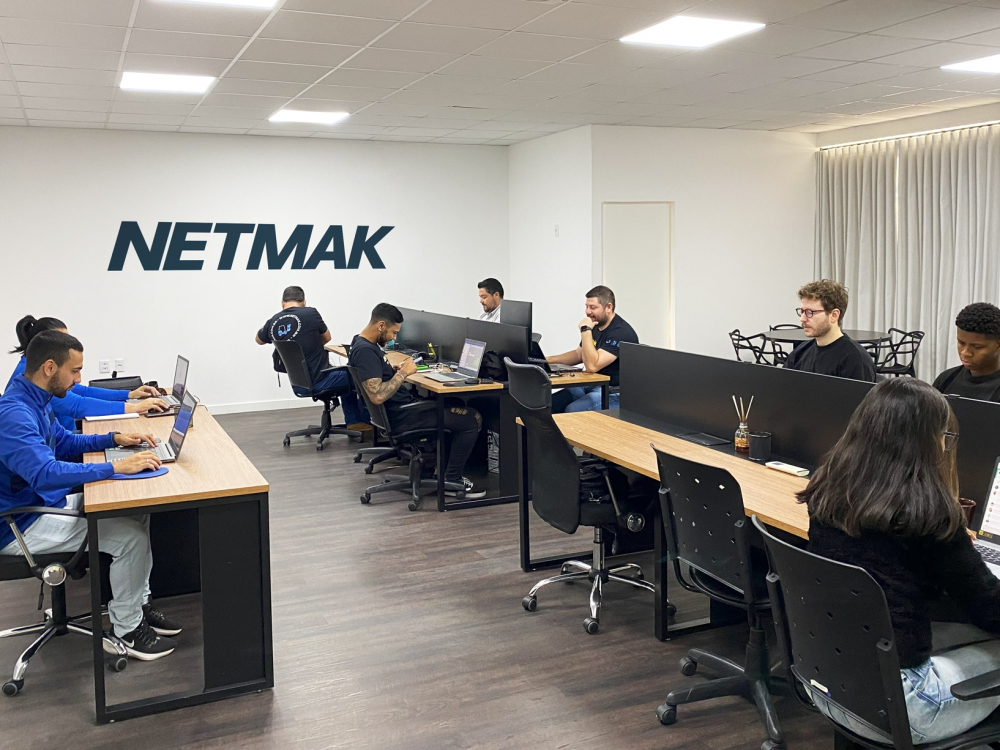 Maior e-commerce de peças para empilhadeiras do país, Netmak instala nova filial em Balneário Camboriú