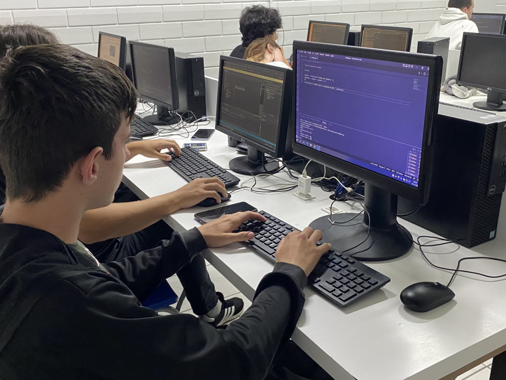 Senac e Novale Hub lançam curso de programação de sistemas para suprir demanda no setor de TI 
