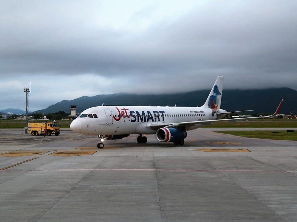 Aeroporto Internacional de Florianópolis recebe voo inaugural da JetSMART