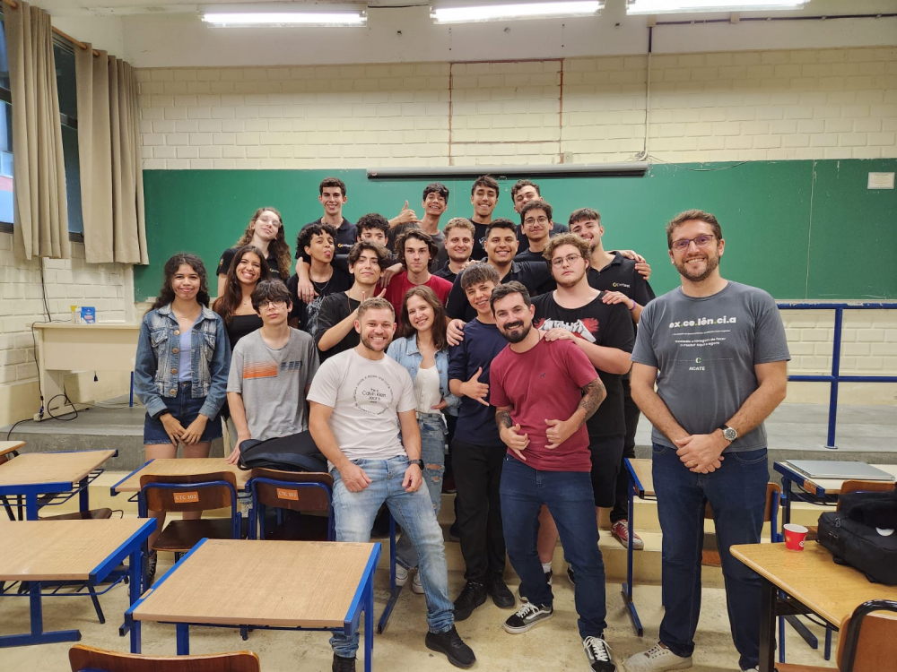 Parceria entre UFSC e ACATE promove projeto piloto de educação complementar em robótica