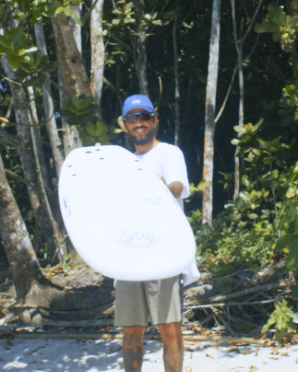 Termotécnica e Kos Blanks desenvolvem prancha 100% reciclável para bicampeão mundial de surfe