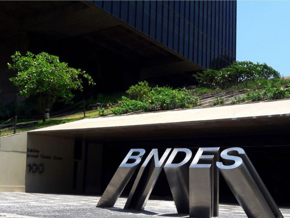 Empresas de Santa Catarina garantem R$ 430 milhões do BNDES para exportação