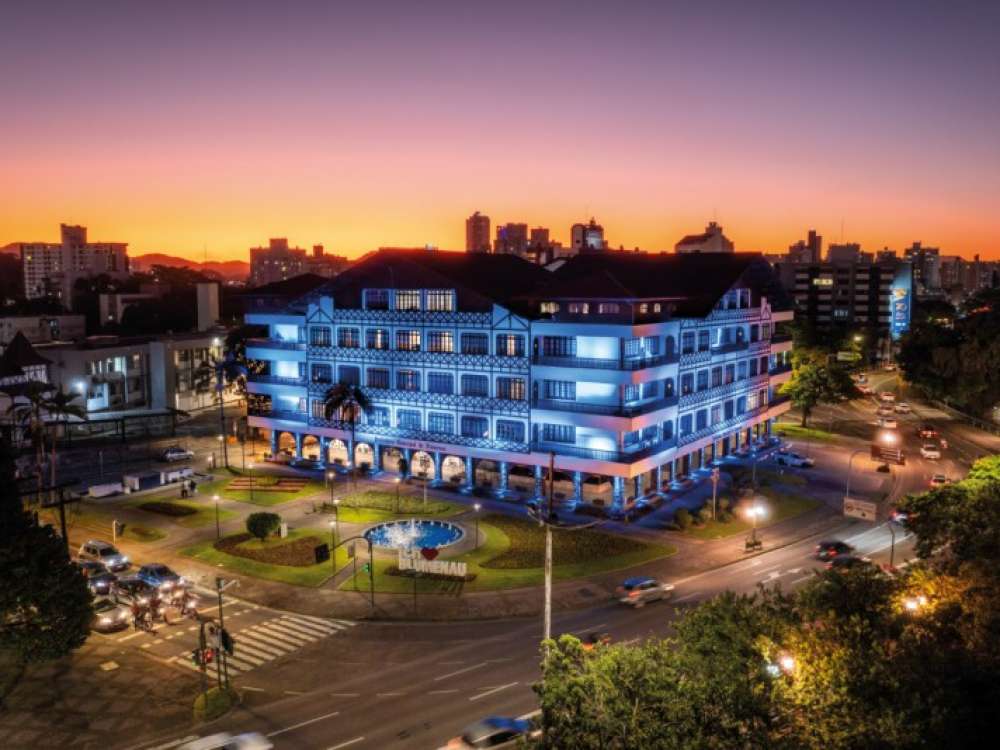 Jornal de Blumenau Jovem pianista de Blumenau é semifinalista do 3º Festival Internacional de