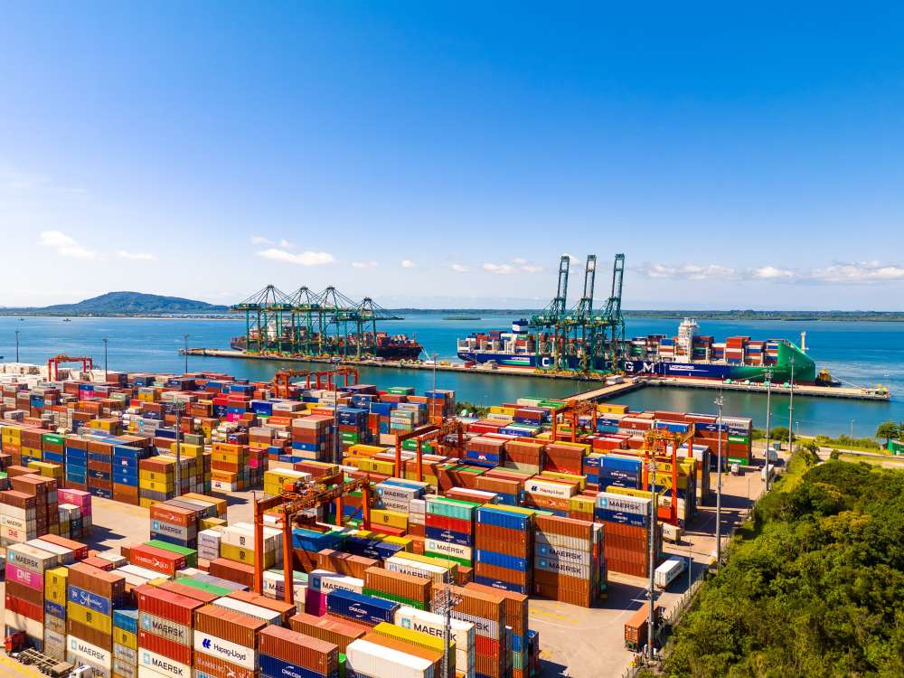 Porto Itapoá completa 13 anos com investimentos e expansão, novas contratações e recordes de movimentação