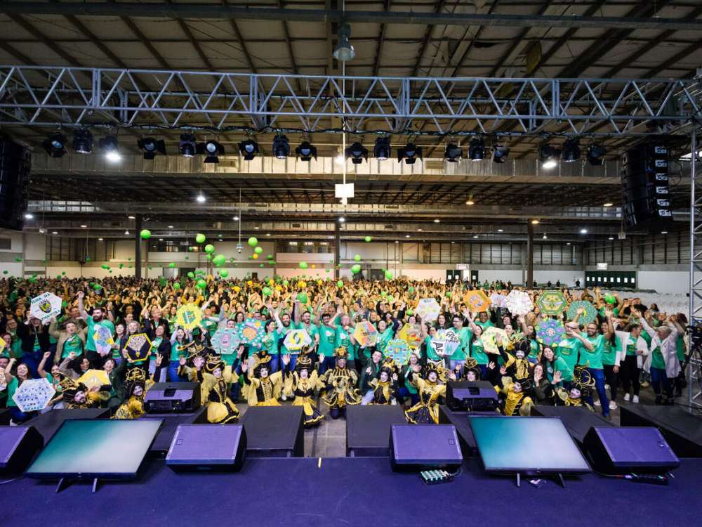 Rede Cooper celebra 80 anos com cerca de três mil colaboradores no Parque Vila Germânica, em Blumenau