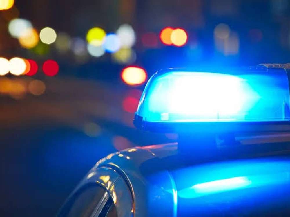 Adolescente desfere facadas em seu tio após uma discussão e sua mãe também acaba ferida