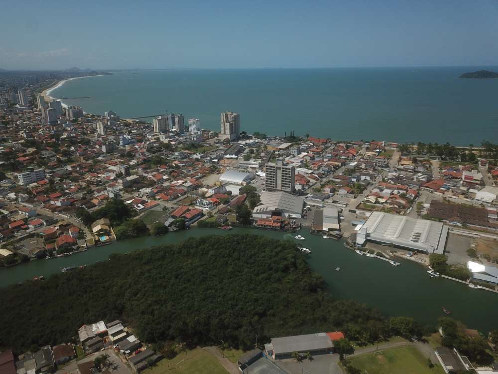Vendas de imóveis superam R$ 1,1 bilhão em Balneário Piçarras no primeiro semestre de 2024