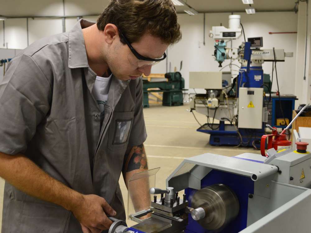 IFC Blumenau oferta 40 vagas para curso gratuito de Mecânica Industrial