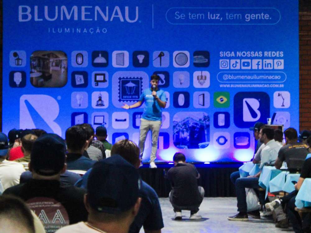 Evento promovido pela Blumenau Iluminação reúne 200 eletricistas
