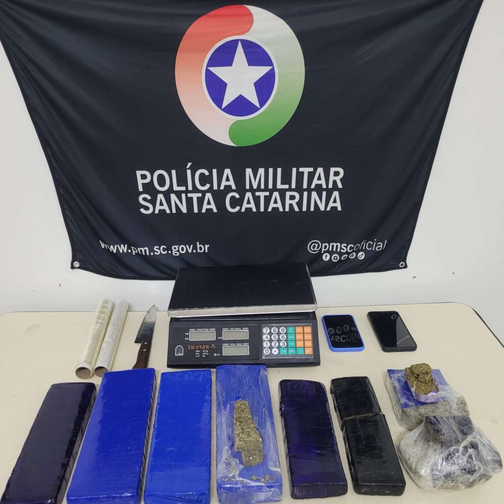 Homem é preso por tráfico de drogas no bairro da Velha em Blumenau