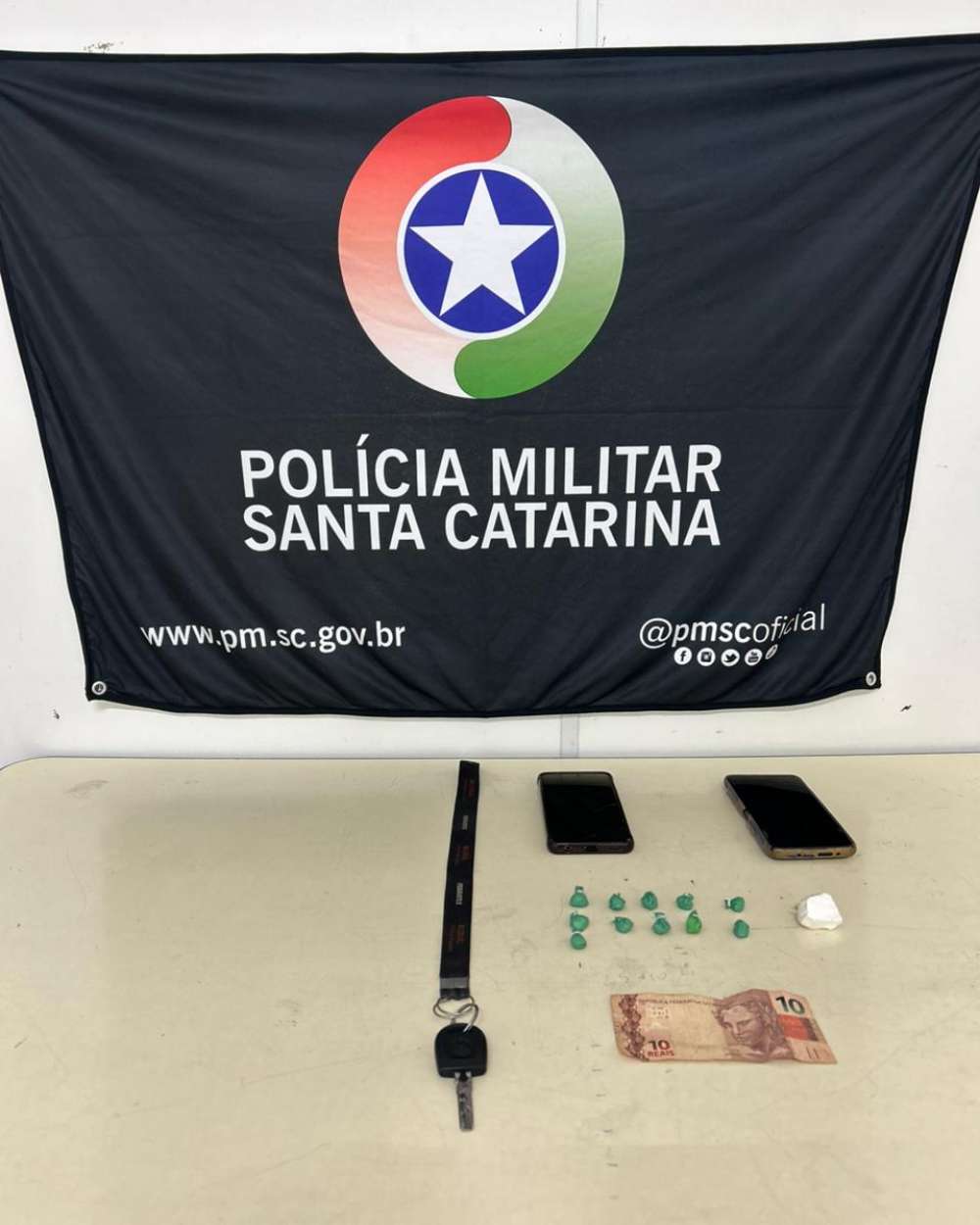 Polícia Militar prende casal por tráfico de drogas no bairro Fortaleza