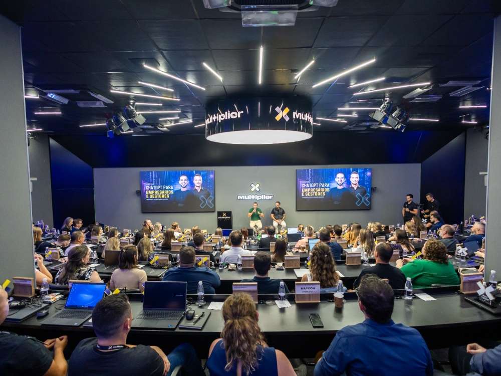 Multiplier Educação capacita líderes do Grupo Kyly em Inteligência Artificial e ChatGPT
