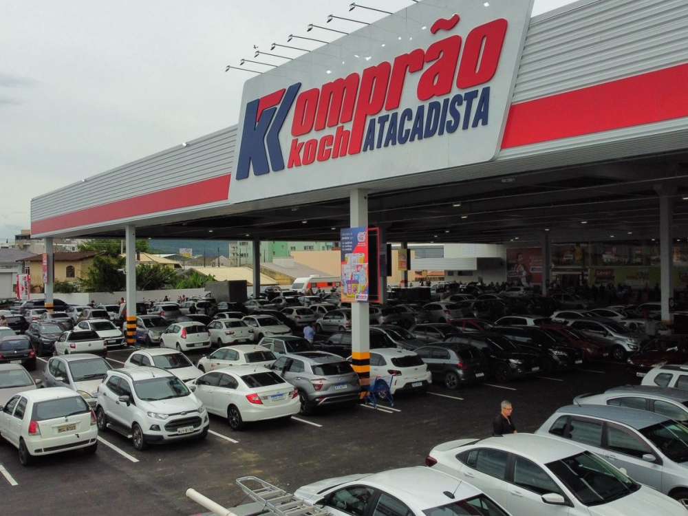 Grupo Koch abre 150 vagas para nova loja em Santo Amaro da Imperatriz