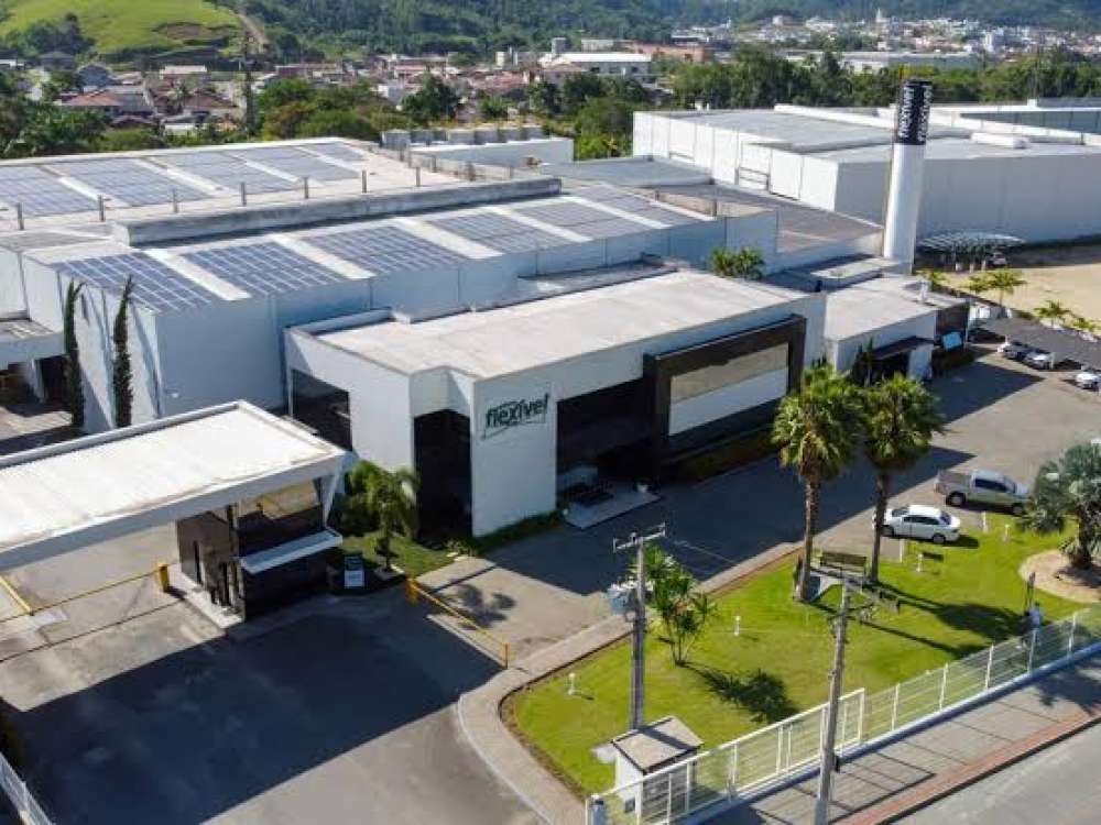 Grupo Flexível desenvolve painéis termoacústicos sustentáveis