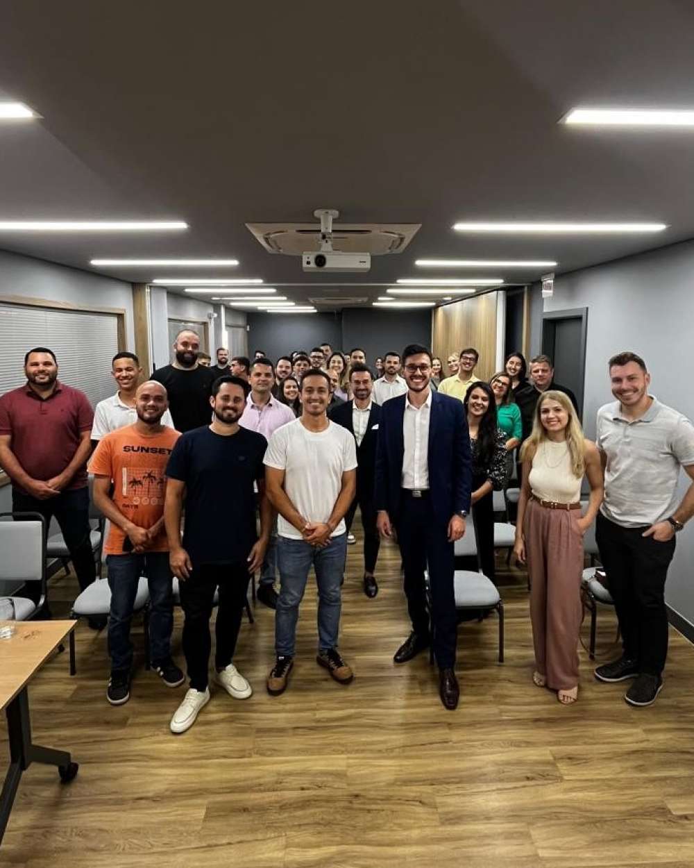 Jovens Empresários da Associação Empresarial Debatem Reforma Tributária no Feirão do Imposto em Itajaí