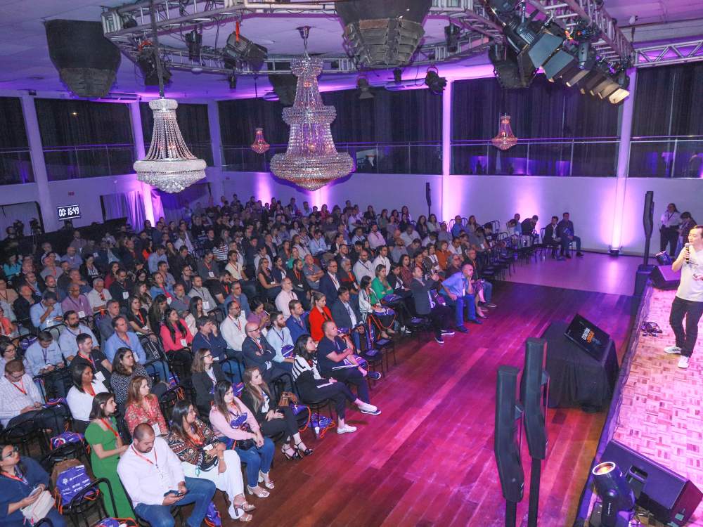 Conexão WK 2025 propõe reflexão sobre o futuro dos negócios em meio às transformações tecnológicas e estruturais
