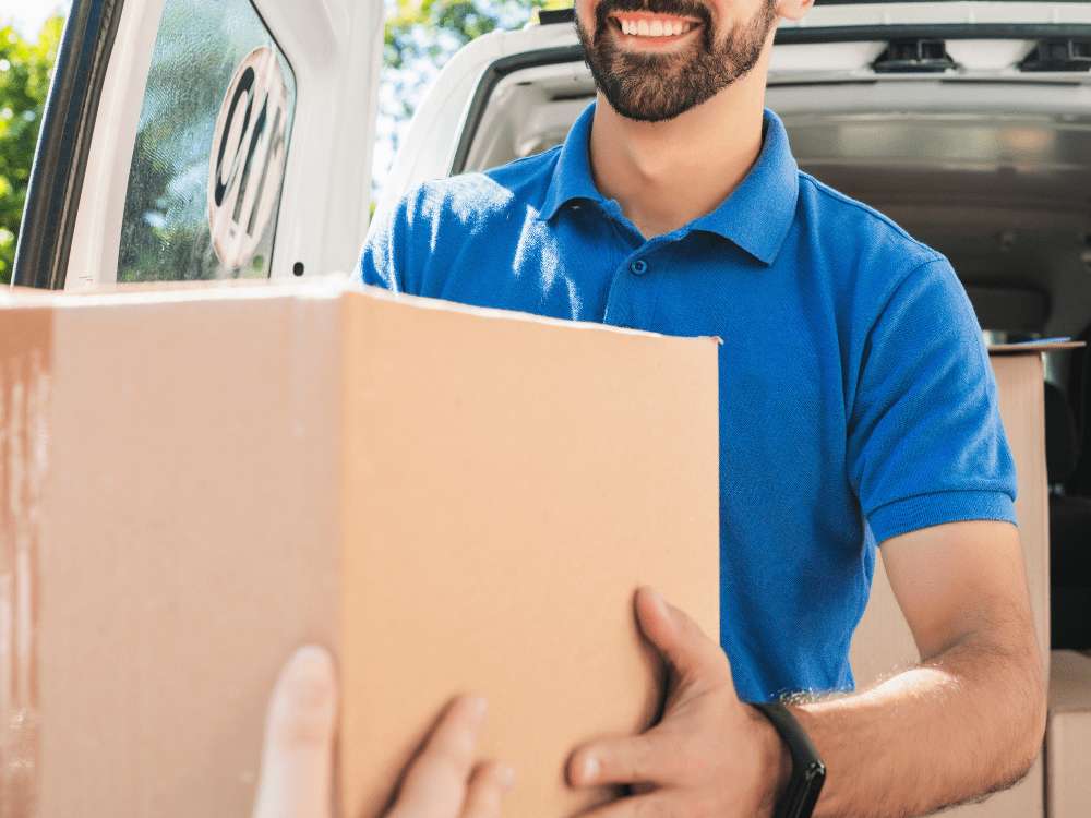 Frete a partir de R$ 5,89: Nuvemshop e Loggi lançam serviço de postagem acessível para PMEs