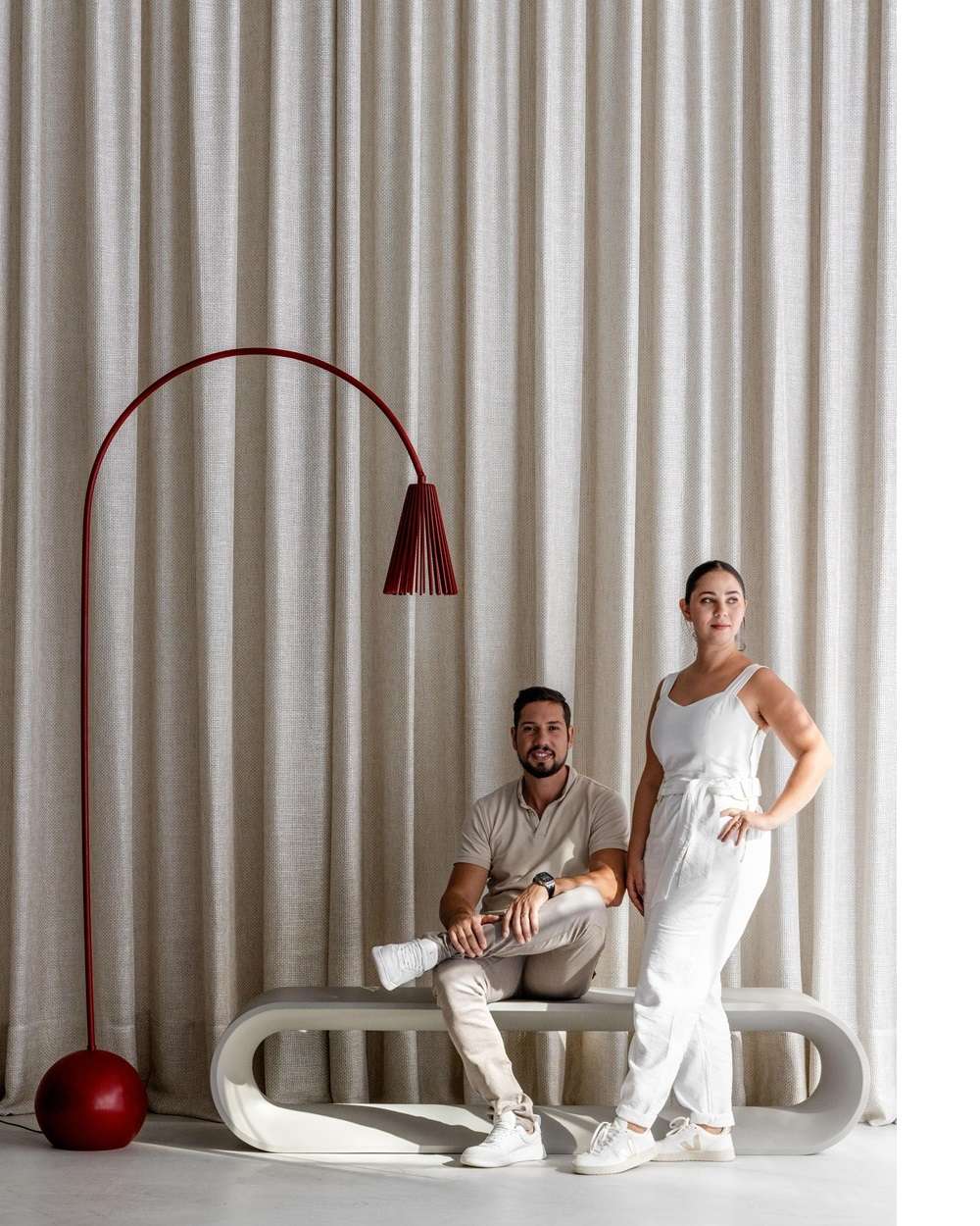 Revelo, de Itapema, apresenta mobiliário autoral de designers nacionais com fama internacional 