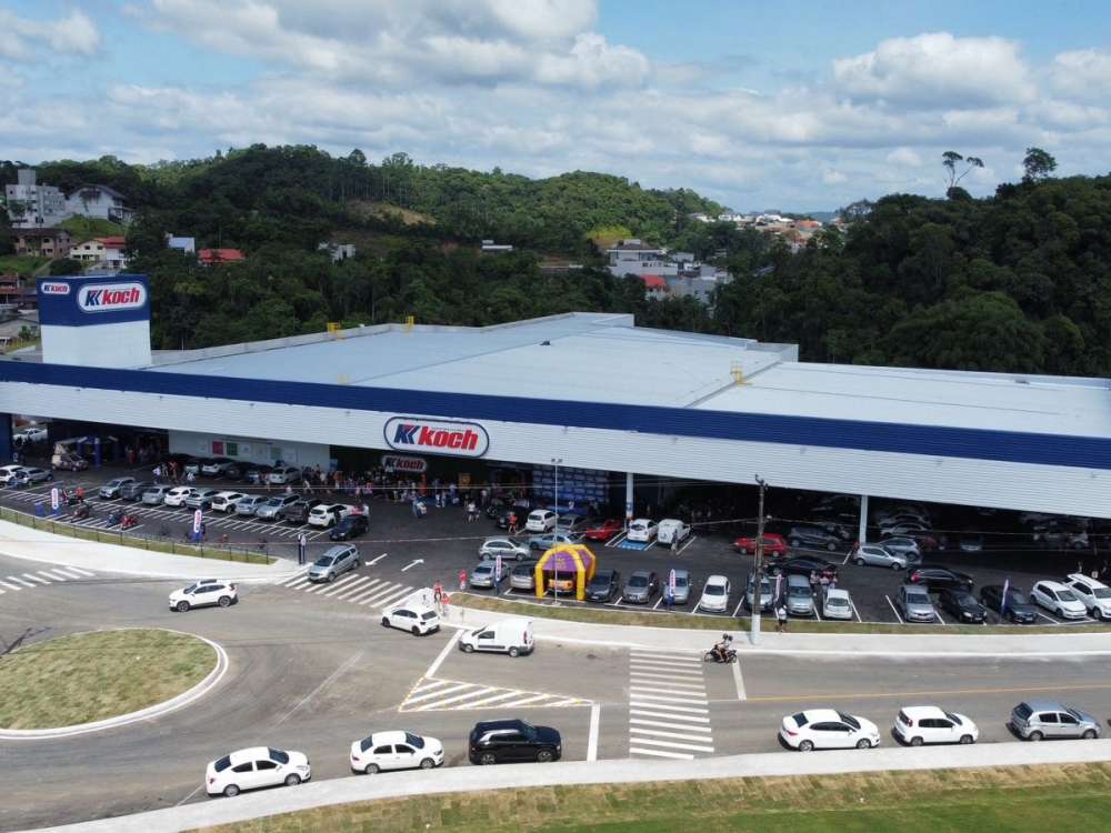 Grupo Koch promove mutirão de contratação para 500 vagas exclusivas para sábado e domingos