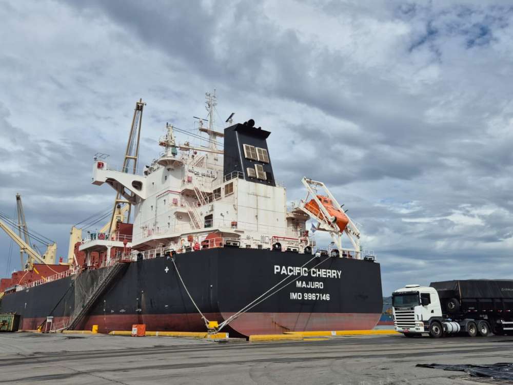 Porto de São Francisco mantém ritmo de alta na movimentação de cargas