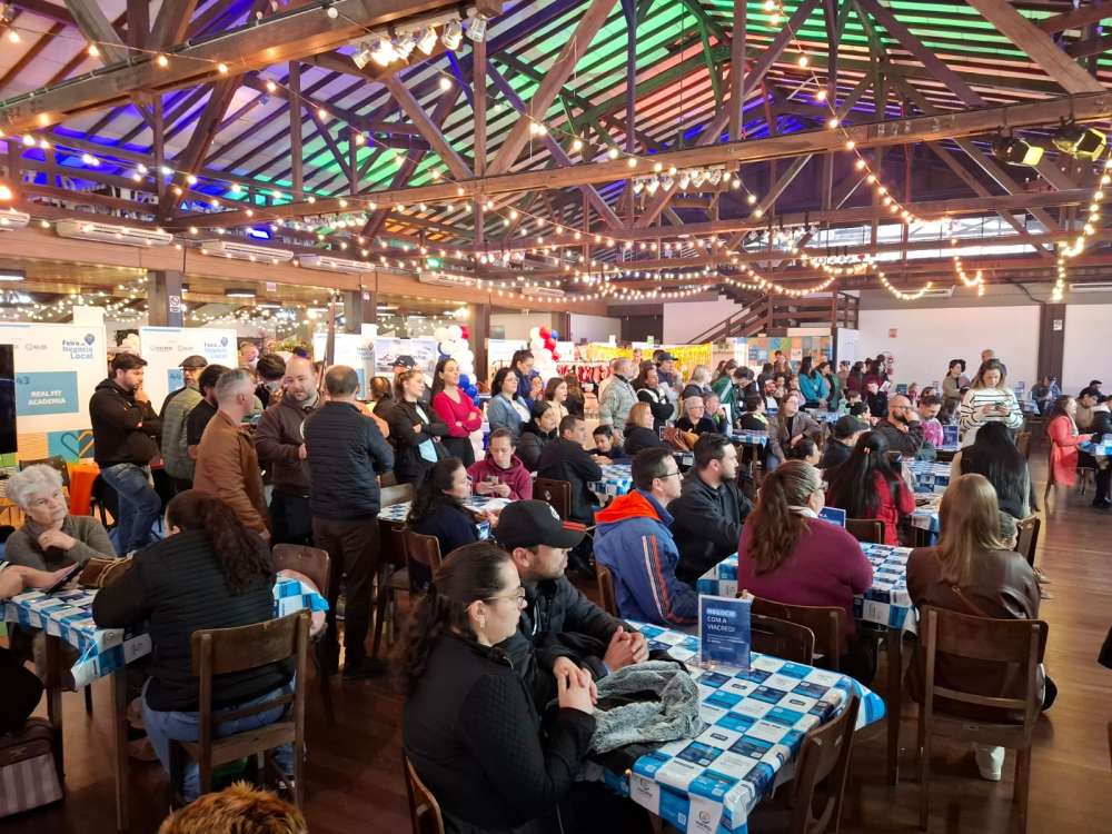 Feira do Negócio Local leva mais de 8,6 mil pessoas ao Parque Garcia, em Blumenau