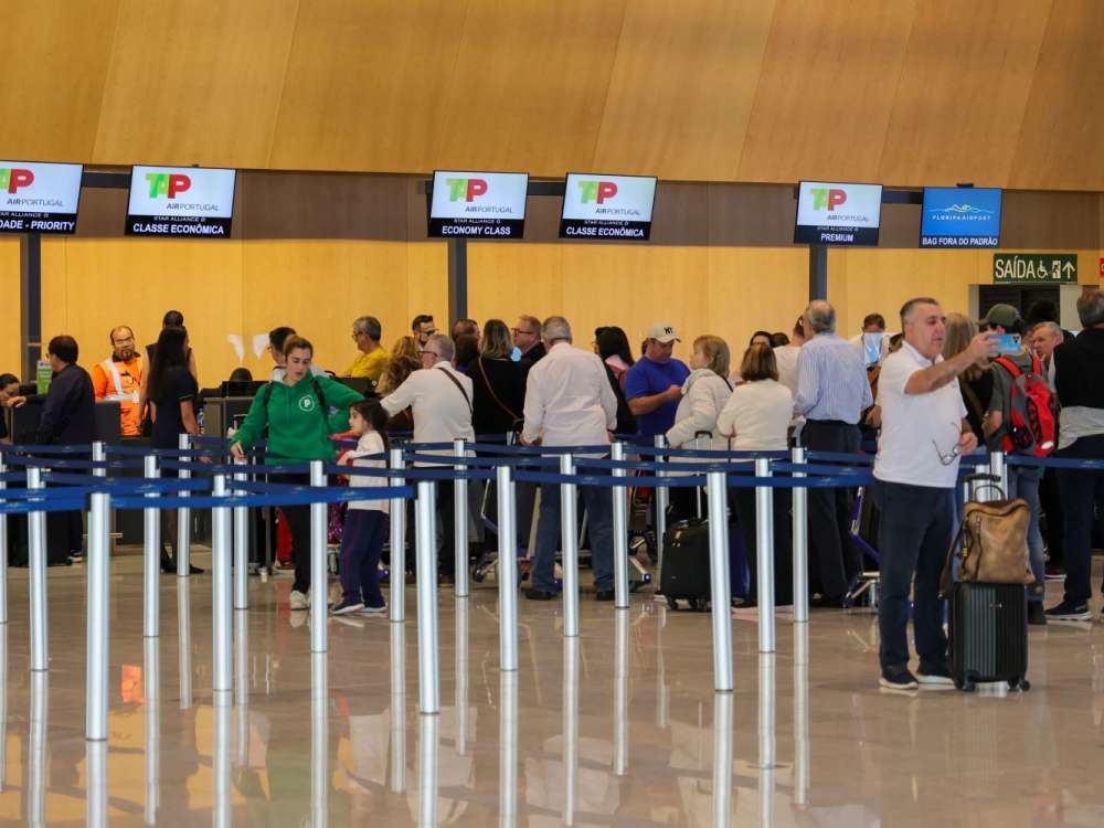 Movimento aéreo internacional de passageiros e cargas em SC cresce acima de 62% no primeiro semestre de 2025