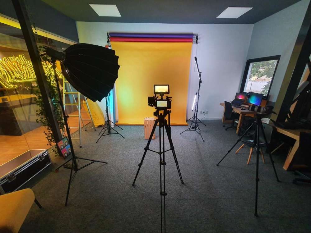 Monking investe em startup de IA e lança estúdio audiovisual de IA Generativa em Floripa