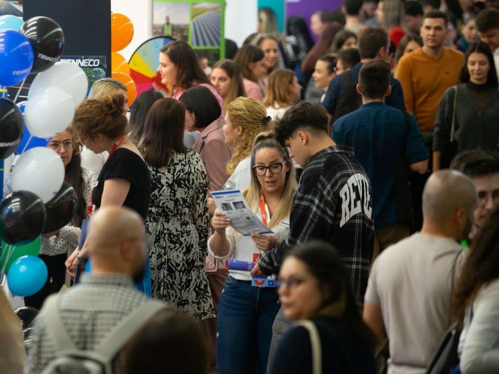 Feira em Blumenau oferece mais de 400 vagas de emprego na área de TI