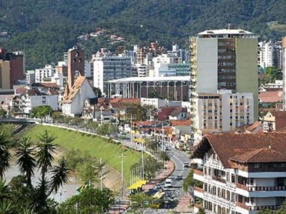 Terça-feira de tempo firme, com predomínio de sol em Blumenau 
