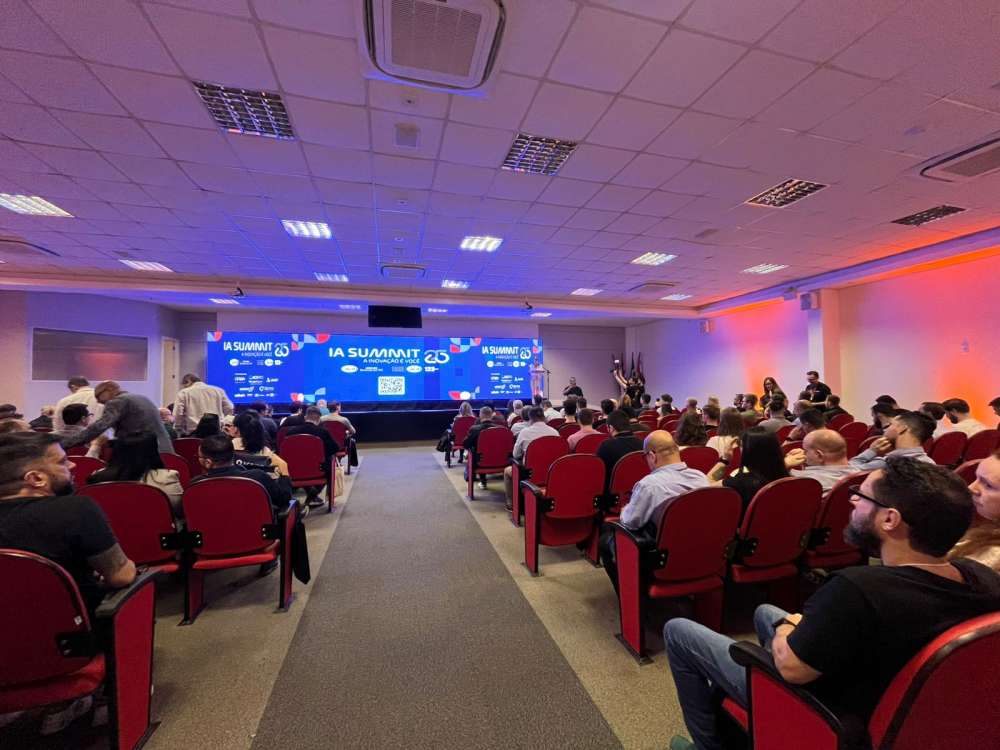 IA Summit 2025 mostra que o futuro da inteligência artificial já começou em Blumenau