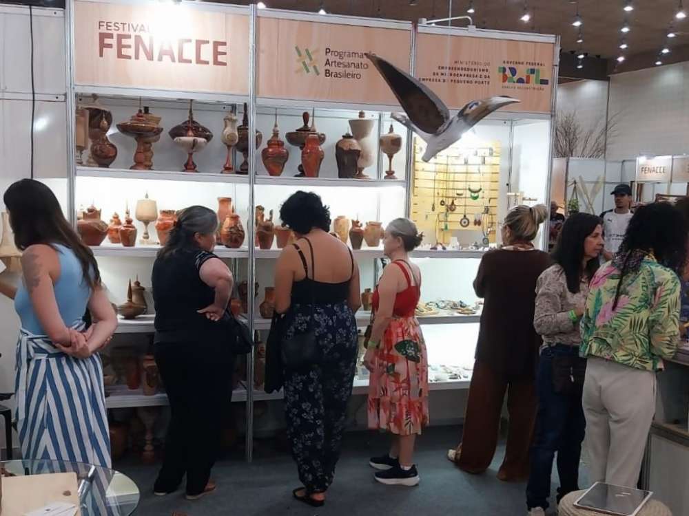 Artesãos de Santa Catarina movimentam mais de R$ 89 mil em feira nacional