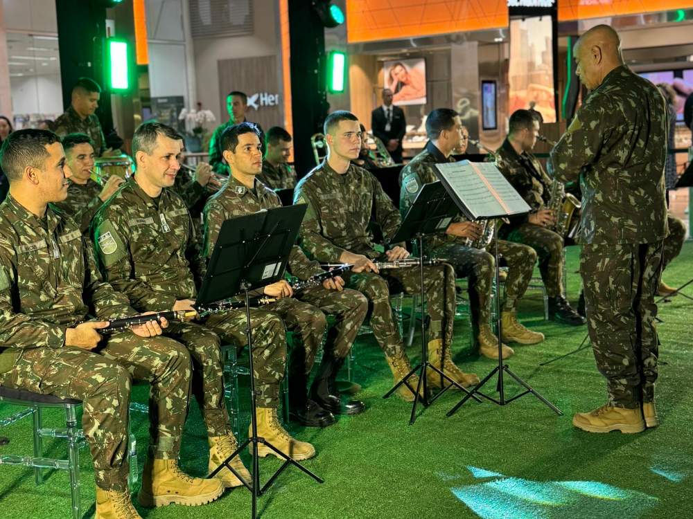 Neumarkt Shopping comemora 32 anos com apresentação especial da Banda de Música do 23 BI
