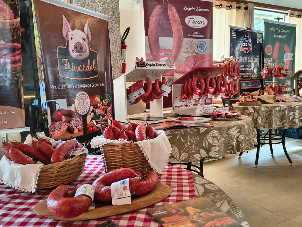 Produtores celebram fortalecimento da IG Linguiça Blumenau em encontro na Vila Germânica