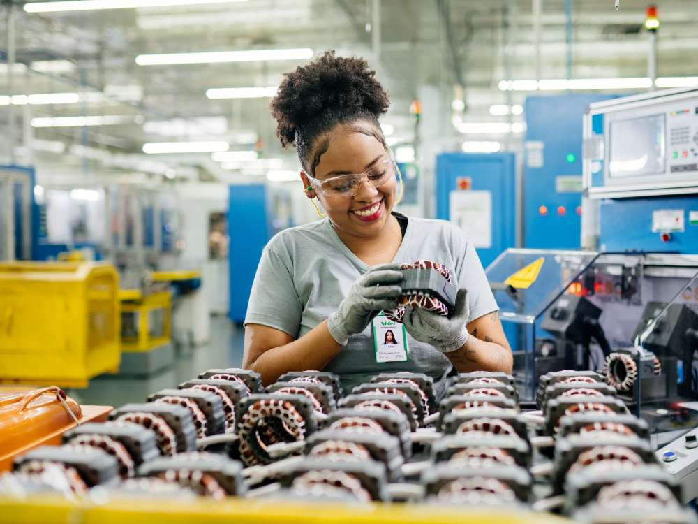 Multinacional de Joinville oferece 30 vagas para jovens aprendizes