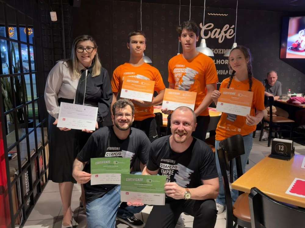 Estudantes de Blumenau concluem o Programa Geração Empreendedora 2025